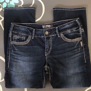 🌺Silver Suki mid Capri stretch jeans🌺
